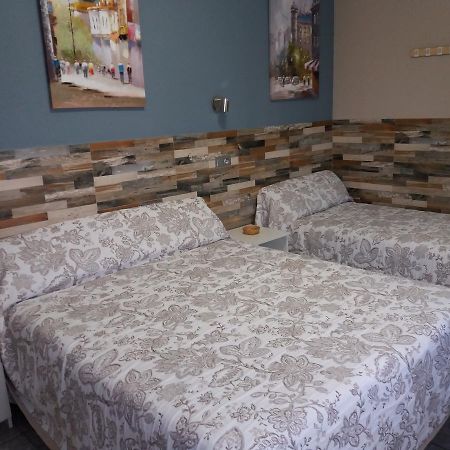 Hostal La Pilarica Paterna Luaran gambar