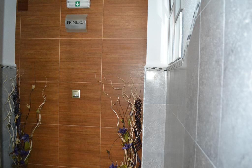 Hostal La Pilarica Paterna Luaran gambar