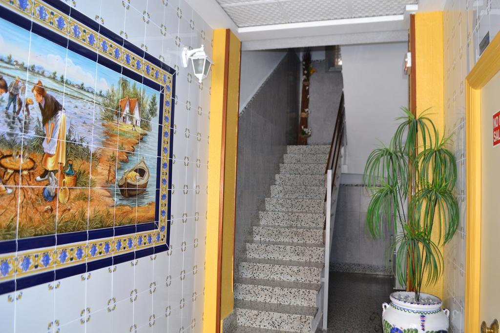 Hostal La Pilarica Paterna Luaran gambar
