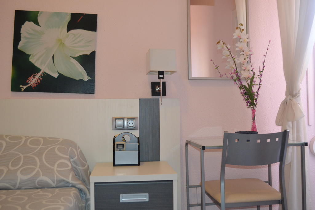 Hostal La Pilarica Paterna Bilik gambar