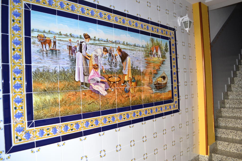 Hostal La Pilarica Paterna Luaran gambar