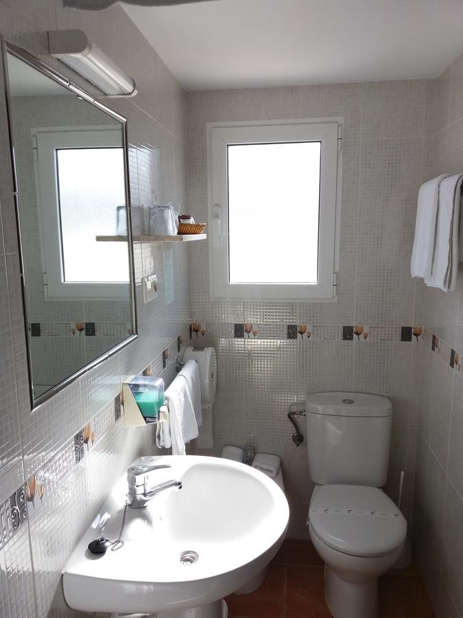 Hostal La Pilarica Paterna Luaran gambar