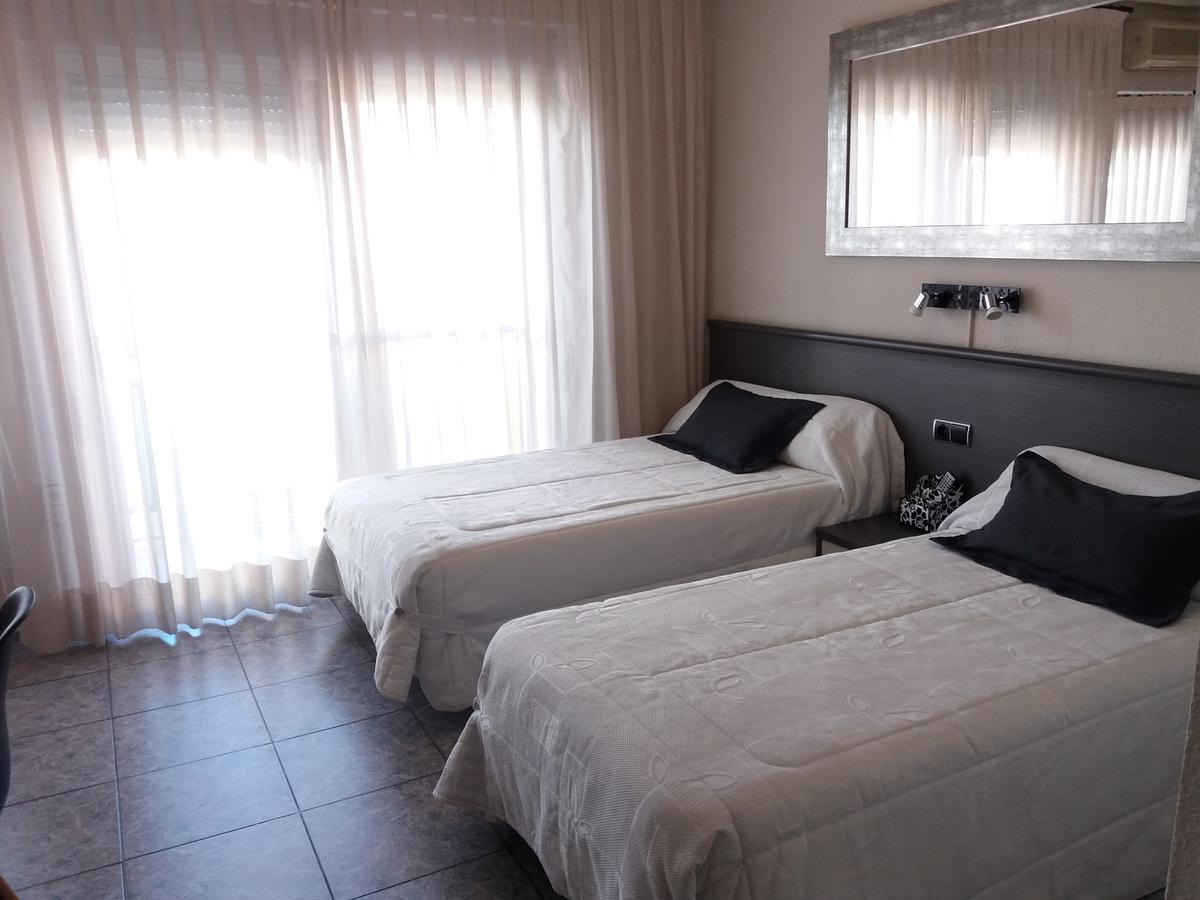 Hostal La Pilarica Paterna Luaran gambar
