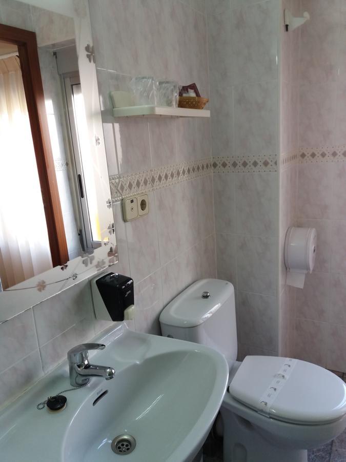 Hostal La Pilarica Paterna Luaran gambar