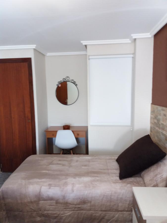 Hostal La Pilarica Paterna Luaran gambar