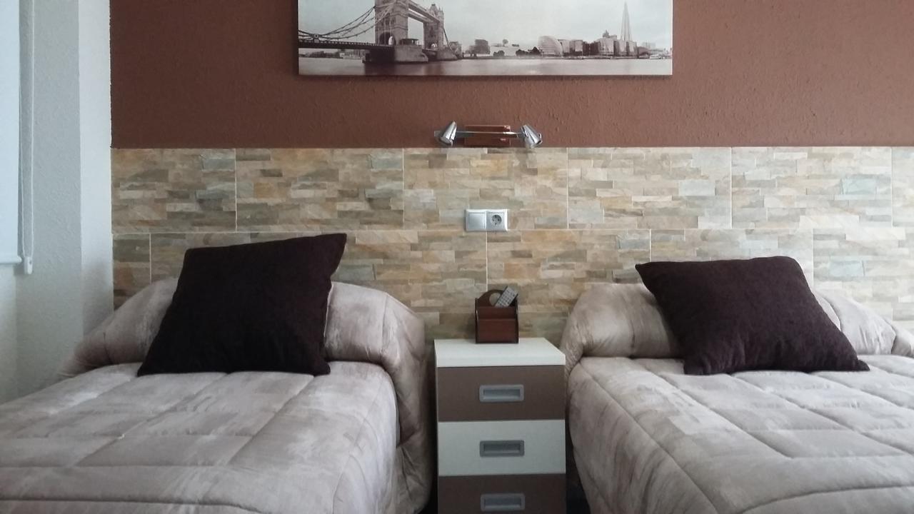 Hostal La Pilarica Paterna Luaran gambar