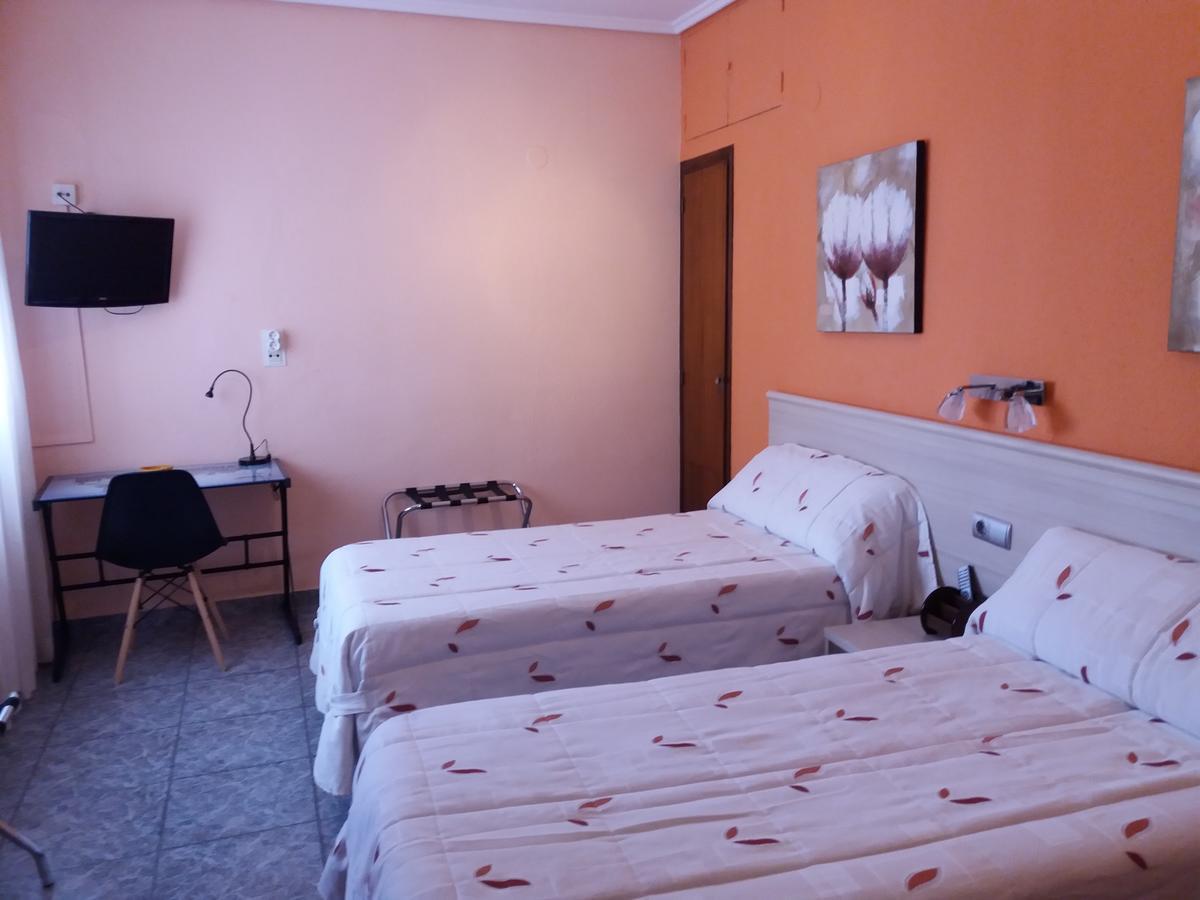 Hostal La Pilarica Paterna Luaran gambar