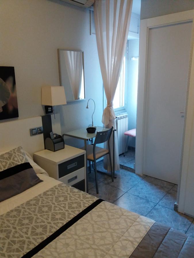 Hostal La Pilarica Paterna Bilik gambar