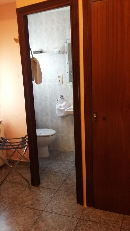 Hostal La Pilarica Paterna Luaran gambar