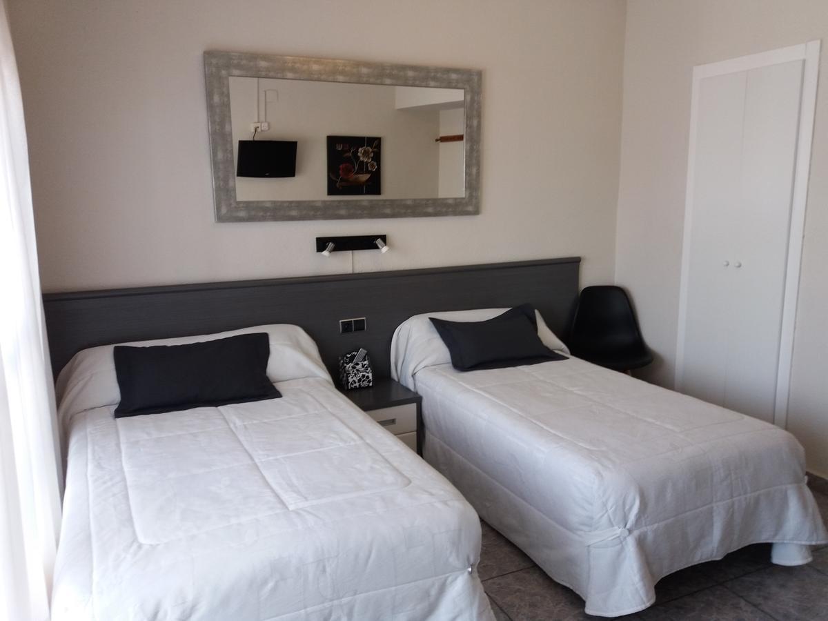 Hostal La Pilarica Paterna Luaran gambar