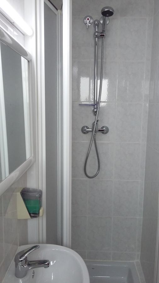 Hostal La Pilarica Paterna Luaran gambar