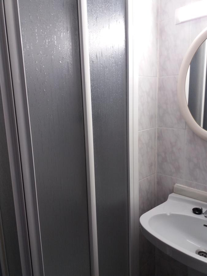 Hostal La Pilarica Paterna Luaran gambar